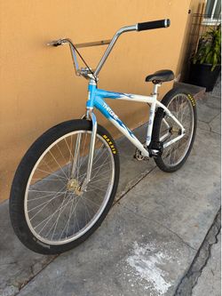 Bloc boi chromed out looking for trades for other maxed out thrones or cash