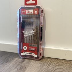 Milwaukee SHOCKWAVE Impact Duty Drill & Drive Set NEW
