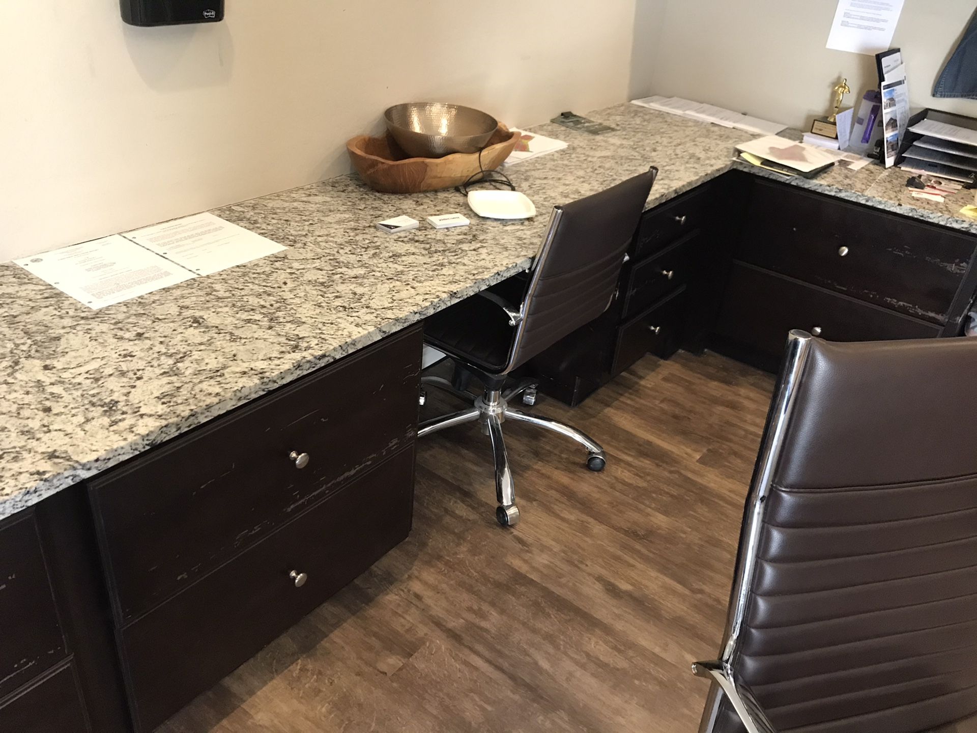 Granite countertops and Upper Cabinets