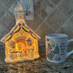 Precious Moments- Christmas