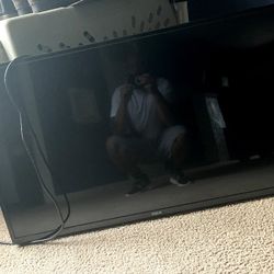 !!!! $80!!!!!!! RCA 45 Inch TV -NO REMOTE BUT HAS BUTTONS