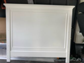 White Wood Full size Bed-frame