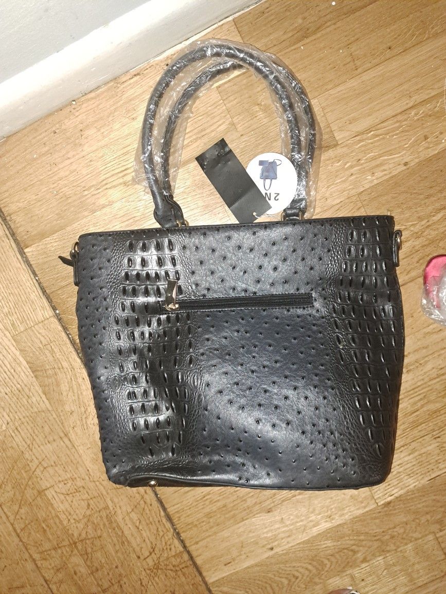 Women Black Purse. Wallet And Etra Strap