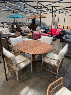 New 5 Pcs Outdoor Patio Round Extendable Acacia Wood Dining Table and Chairs