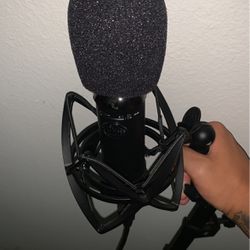 Blue Microphone Comes With Forcusrite Mixer 