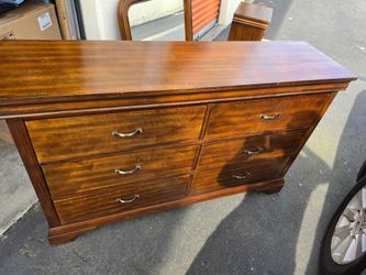 Dresser w mirror