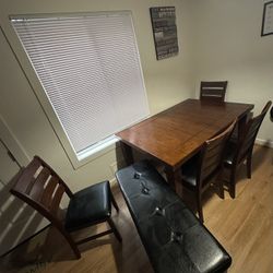 $100 OBO Extendable Dining Room Table 