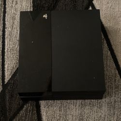 PS4 Pro With A Controller And All It’s Cables Will Come With It As Well