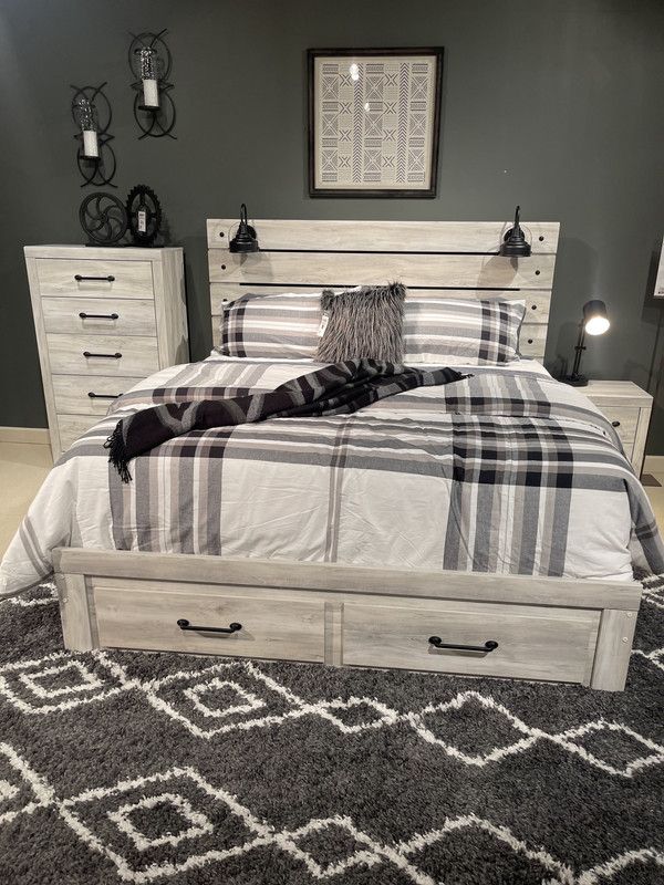 Whitewash Queen Panel Bed w/ 2 FB Storage Drawers, Dresser and Mirror / 3-piece