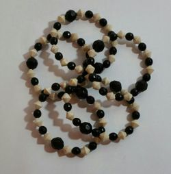 VIintage Black / Cream beaded 5-piece elastic bracelet
