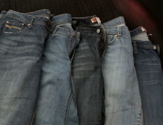 5 pairs of jean Capris (2Gap. 2Faded Glory. 1 old navy)