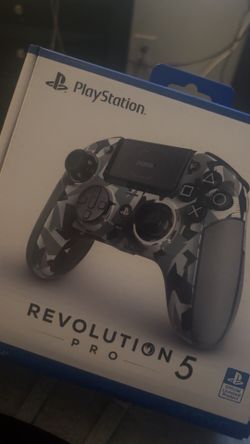 Revolution 5 Pro Controller