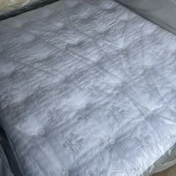 California King Size Bed Mattress King Koil Intimate Medium Pillow Top Serta Sealy Stearns & Foster Reserve Luxury Purple Tempurpedic Saatva Kluft Hot