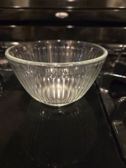 Pyrex mixing bowl