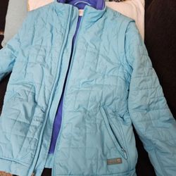 Size SMALL. REMOBABLE SLEAVES