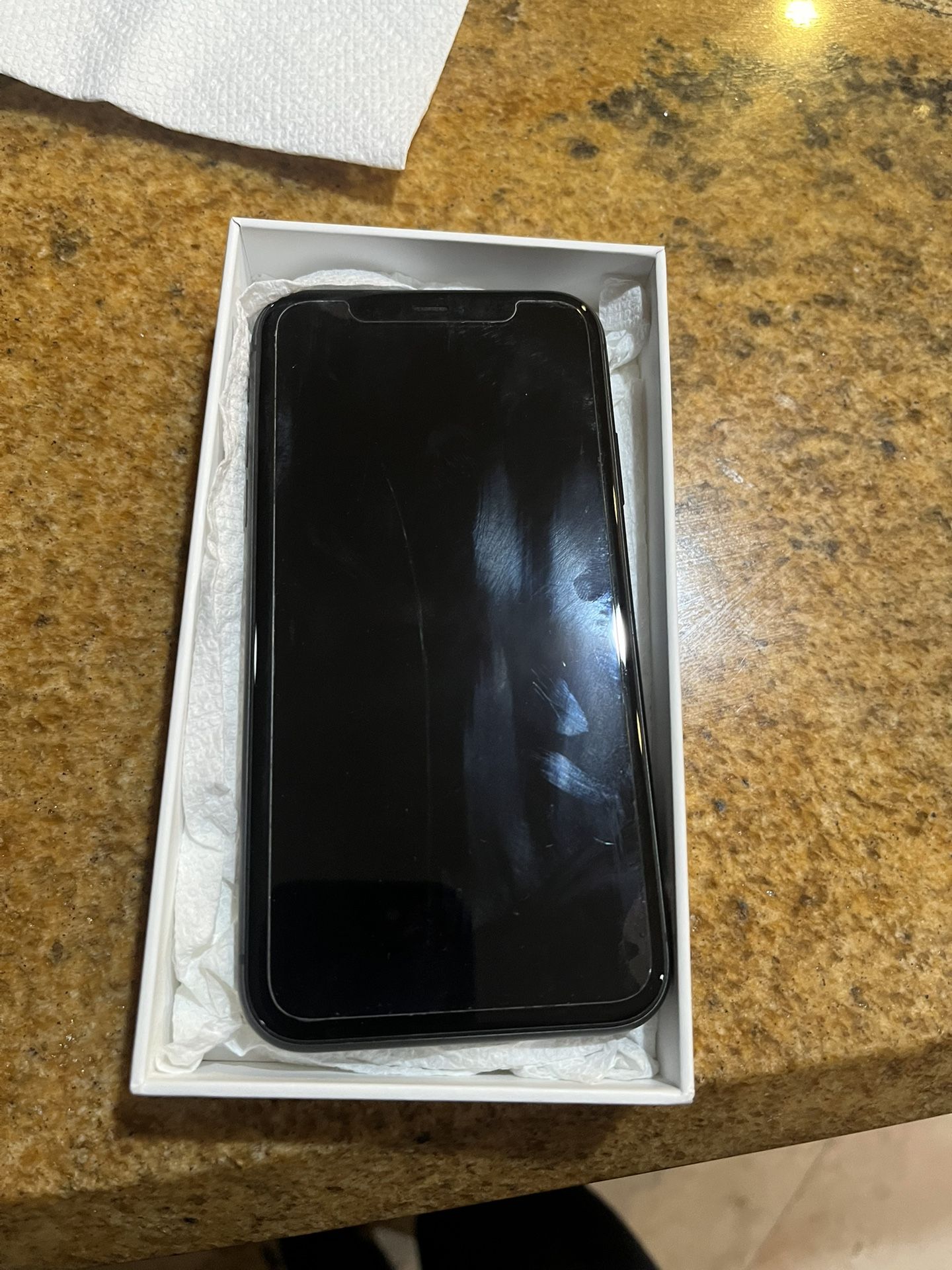 UNLOCKED iPhone 11 Very Good Battery