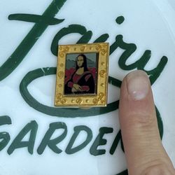 Mona Lisa Enamel Pin Back 