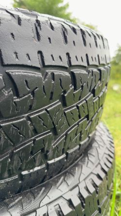 4 tires 275/55R20 LIKE BRAND NEW!!