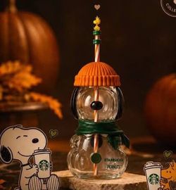 Starbucks x Peanuts Snoopy Glass Cup with Straw