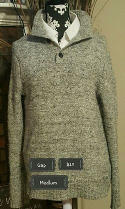Gap Sweater size Medium