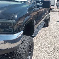 2000 Ford F-250 Super Duty V10 6.8L Gas.