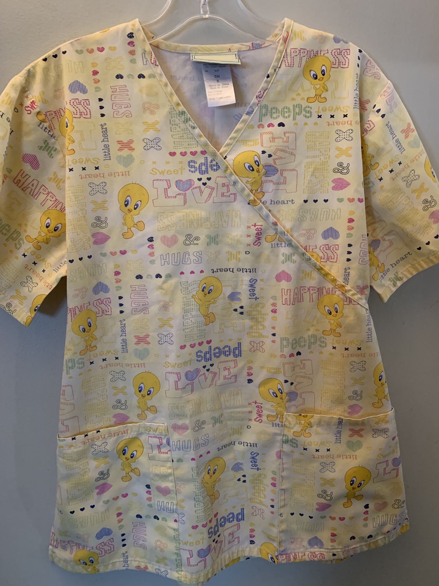  Scrub top tweety bird size small S
