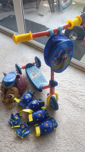 Photo Paw Patrol scooter, helmet, and protective pads!