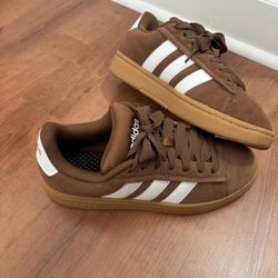 10.5 Adidas Worn Once Great Shape 