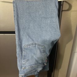 Great Deal 5 Women’s Levi’s Size 28 And 29 And 2 Levi’s Shorts Size 28 Good Condition Great Deal 