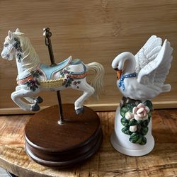 Music Horse Carousel / Swan Bell (Edinburg)