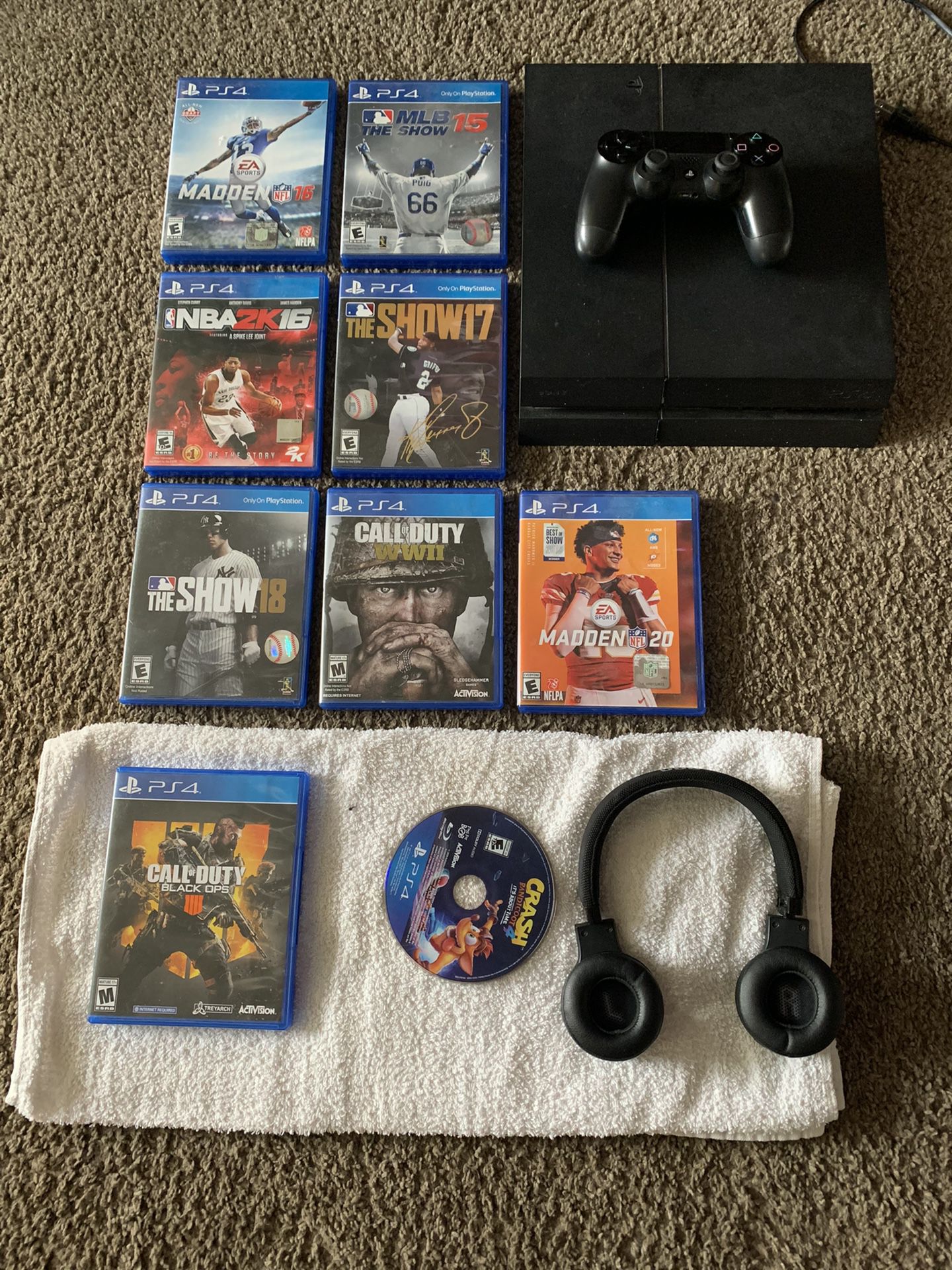 PS4 With Games And 1 Controller. 