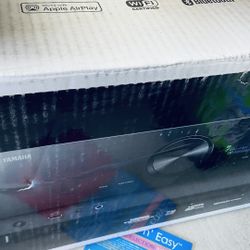 Yamaha TSR-700