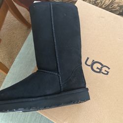 Uggs Classic tall Black Ugg Boots size 5