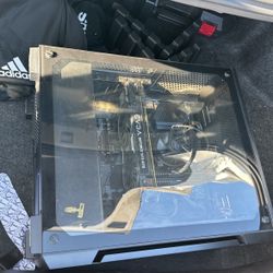 Custom Built Pc With Rtx 1070 And I7