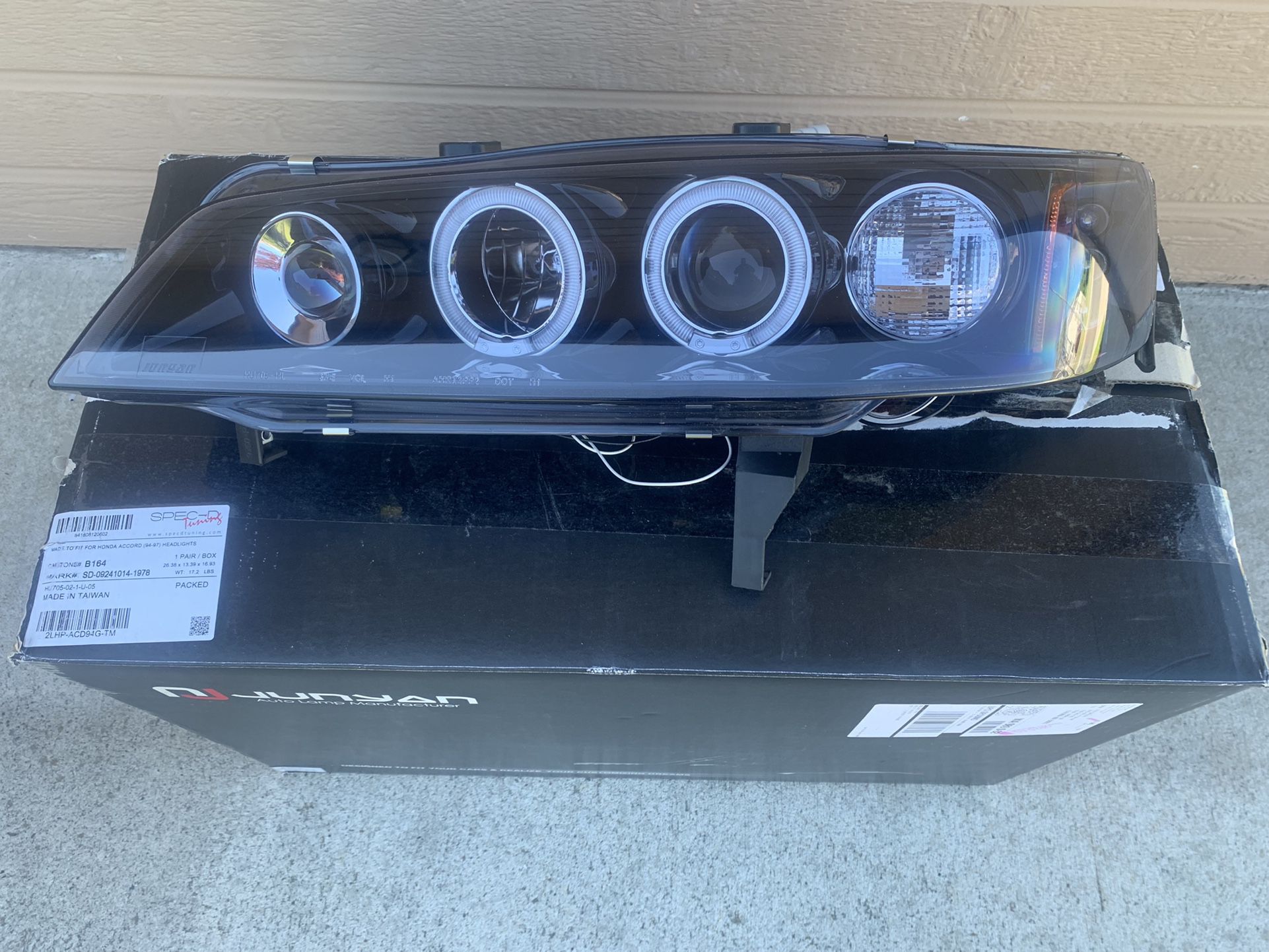 NJ JUNYAN Spec-D Projector Headlights Honda Accord (94-97) Dual Halo W/LED-Black 