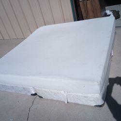 King Memory Foam Mattress And Box Spring 