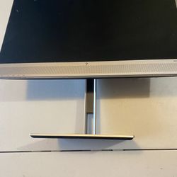 HP Bang Olufsen Speakers Webcam Desktop Monitor Model E243m