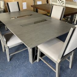 New Dining table 4 Chairs Showroom Floor Model 