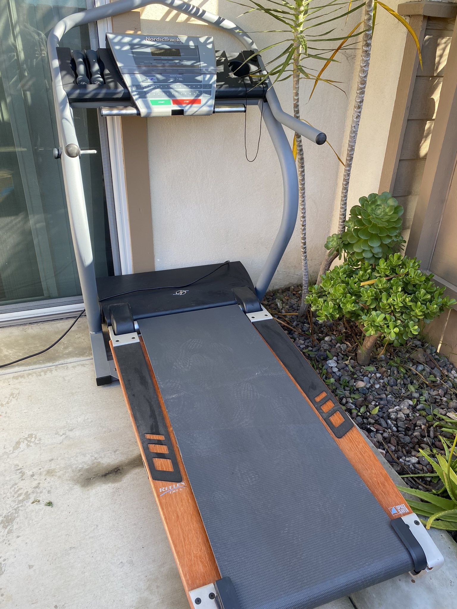 NardicTrack Treadmill Foldable With Weights