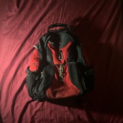 RED AND BLACK BACKPACK 