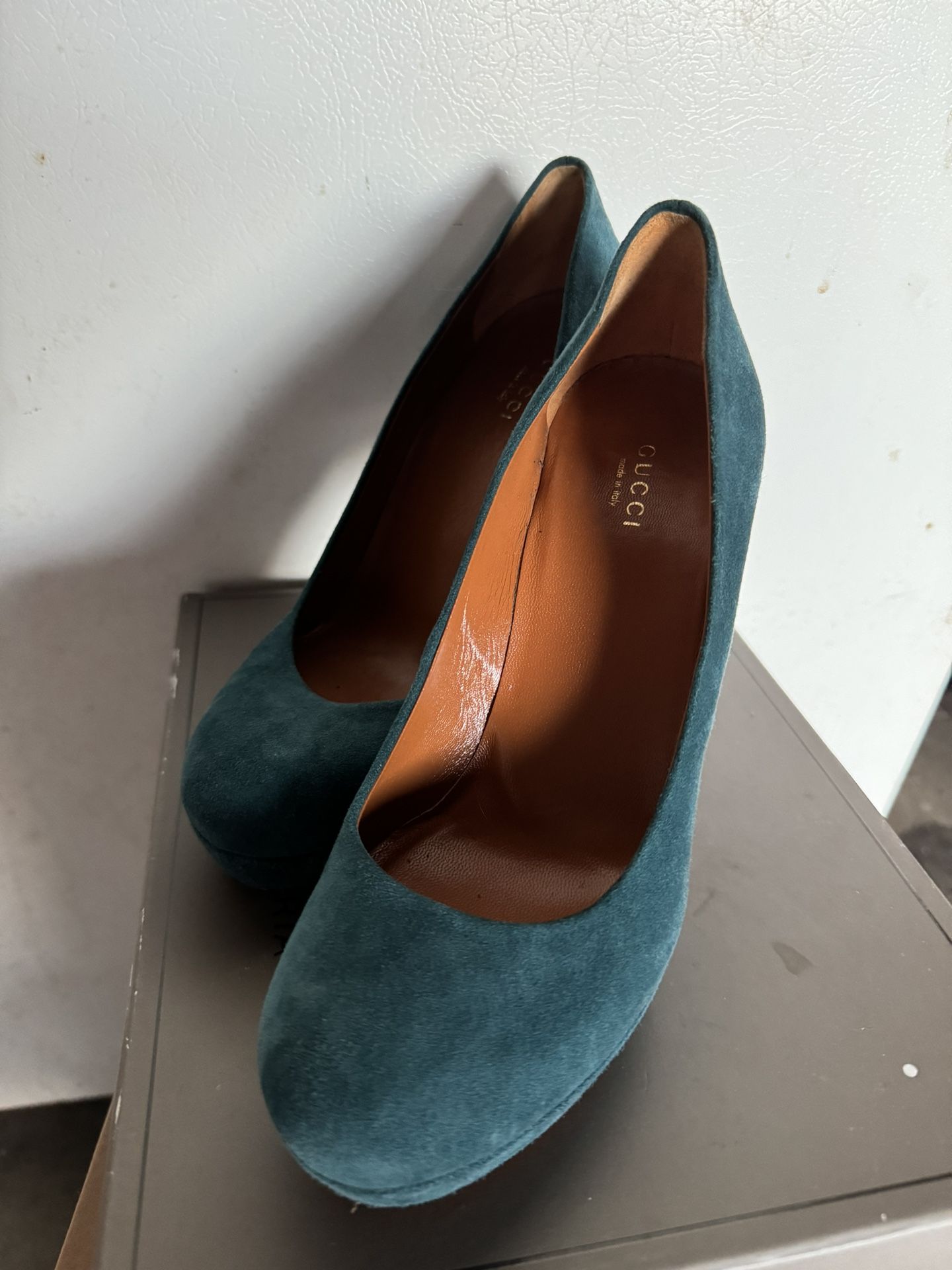 Gucci Shoes Size 8