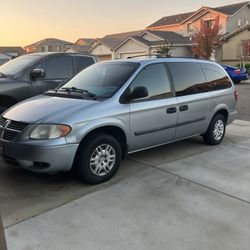 2005 Grand Cara Van 3.3