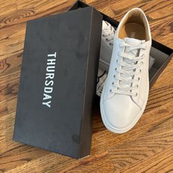  New Low Top sneakers Men’s 11.5