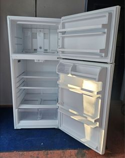 ✨️💥❄️"Whirlpool"❄️💥✨️ White 18.5C.F Fridge Cooling perfectly fine