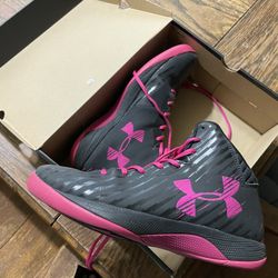 Under Armour Girls High Top Basketball Shoes 