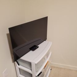 Tcl. 28" Roku Tv