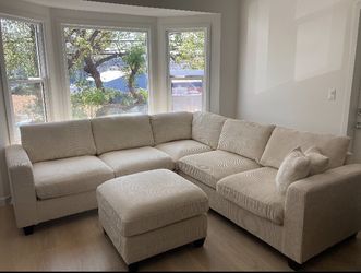 Beautiful‼️ 4-Pc Corduroy Ivory Sectional Sofa W/Ottoman