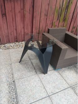 Modern Glass Accent Tables – Set of 2