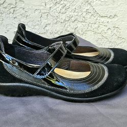 Naot Kirei Black Suede Patent Leather Combo Mary Jane Shoe Size 38 US 7