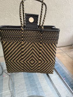 Plastic tote